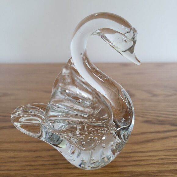 Vintage Precision Controlled Bubble Clear Glass Art Swan Figurine Paperweight - Picture 9 of 15